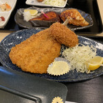 とっと めしや - 2021年3月。アジフライとカニクリームコロッケ。
