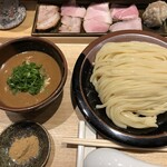 中華蕎麦 とみ田 - TOKYO-X豚骨魚介つけめん+特選全部乗せトッピング+魚粉