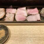 中華蕎麦 とみ田 - 特選全部乗せトッピング+魚粉