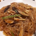 豫園飯店 - ちょこっと豆板醤が入ってます　赤いの見えるかな