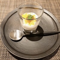 series - ピータン豆腐。
                    アヒルの卵の苦味と豆腐の爽やかさがいい感じ。