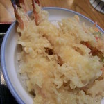 浅草 魚料理 遠州屋 - エビが二本に野菜のかき揚げが一枚