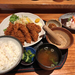 お魚処 うおとも - カキフライ定食 1,150円税別と海鮮酢の物 650円