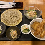 国分寺そば - 初めて頼んだ『ミニ天丼とおそばの定食』
      
      平日にしかないお得セットが…キター！1,200円税別