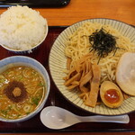 Ajitora - つけ麺 味噌 並盛 サービスのライス付き　７２６円