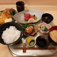 北新地 空海 - この内容で1,000円なんて信じられない豪華さ！お魚と地鶏、両方楽しめる限定20食の空海定食