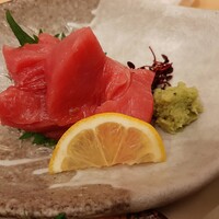 北新地 空海 - むちっと身の締まった中トロは、驚くほどきめ細かくなめらか♪旨味が濃く分厚い身にたっぷりワサビを乗せて