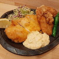 北新地 空海 - 揚げ立て熱々で揚げ具合も絶妙！ふっくら柔らかなささみしそフライ、地鶏唐揚げはもも肉とむね肉が1つずつ