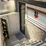 旨香 - 外観の地下1階入口への風景です