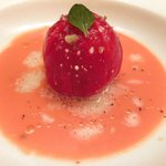 旨香 - 和牛炭火焼ランチコース 1000円 冷たいトマトのスープサラダ