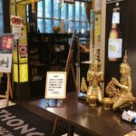タイレストラン 沌 - ひと目でタイ料理店と分かる入り口