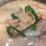 さんか亭 - 【2021年02月】赤・白ダブルランチ＠1,000円、白はソルロンタン、具材の一例。