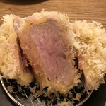 とんかつ成蔵 - 断面ピンクで、柔らかく旨味たっぷりシャ豚ブリアン！