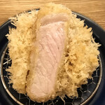 とんかつ成蔵 - ロース肉の旨味を味わえます！