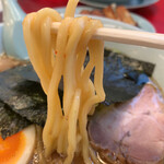 ラーメン山岡家 - 麺リフト。太麺