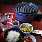 Akakara Nabe To Seseri Yaki No Yakiniku Izakaya Akakara - ランチご飯のおかわり無料！