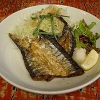 魚めし 竹亭 - から揚げ 秋刀魚の一夜干し