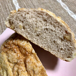 ブリエ - くるみメロンぱん ¥150