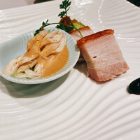 中国飯店 富麗華 - 前菜3種盛り。きゅうりが陰に…。