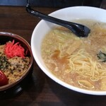 ラーメン専科国玉店　麺や丼や - そぼろミニ丼、コテコテラーメン