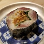 鮨 なんば - ガリと茗荷 大葉の巻物