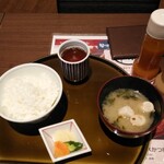 Tonkatsu Semmon Tenton Ton - 柔らかひれかつ膳（ご飯、味噌汁、漬物、お茶）