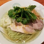 麺屋 六感堂 - しおグリーン麺 ゆずみつば