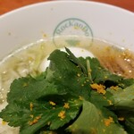 麺屋 六感堂 - しおグリーン麺 ゆずみつば