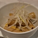 ベッラ・ヴィスタ - 白アスパラガスとリガトーニのローマ風　早稲田ミョウガのアクセント