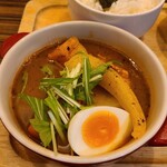 東京らっきょブラザーズ - タンドリーチキンのスープカレー