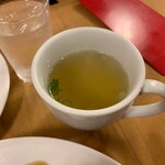 南海飯店 - かたい焼ソバのスープ