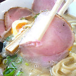 俺のラーメン あっぱれ屋 - 絶品レアチャーシュー