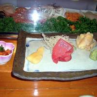 菊鮨 - トロ、ウニ（ポン酢風味）、数の子