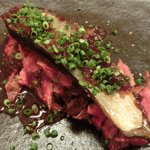 旨香 - 和牛炭火焼ランチコース 1000円 の和牛ハラミ炭火焼の焼ナス添え