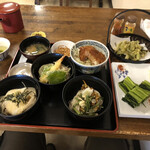 丸八たきや - そば三昧、ミニかつ丼、野沢菜漬け、野沢菜の天ぷら