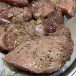 東京園 - 塩タン