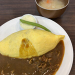キッチン サカ - ビーフカレーオムライス 800円