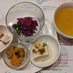 Herb Cafe Poca Poco - 料理写真:スープと前菜4種