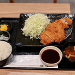 Tonkatsu Satsuma - 国産厚切りロースかつ定食