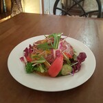 カルパッチョ - 四季のサラダとローストビーフ