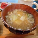 喫茶喫酒 六花 - ワカメと豆腐のお味噌汁(２月３月ともに)