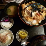 そばの庄 こまき屋 - 天ぷら卵とじ丼