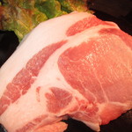 大阪で２番目にうまい！お祭り屋台 - 琉球島豚です♪ポークステーキ500円　島豚しゃぶしゃぶ1080円　