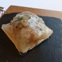 ラ メゾン ドゥ グラシアニ 神戸北野 - フレッシュなミル貝のタルト。