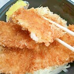 Yuuki Tsumugi Senta Resutoran - 厚さ５mmほどのロースカツ
                        お箸で切れるほど柔らか