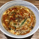 八幡麻婆 雅 - 酸辣湯麺(750円)