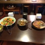 莞山 - 朝ごはんのビュッフェコーナー