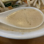 極濃湯麺 フタツメ - とてもクリーミーな濃厚スープ。今回は油っぽくなく旨いね。