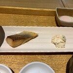 鮨のえん屋 - 焼き魚とポテサラ