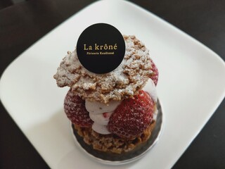 La krone - 苺のシュークリーム